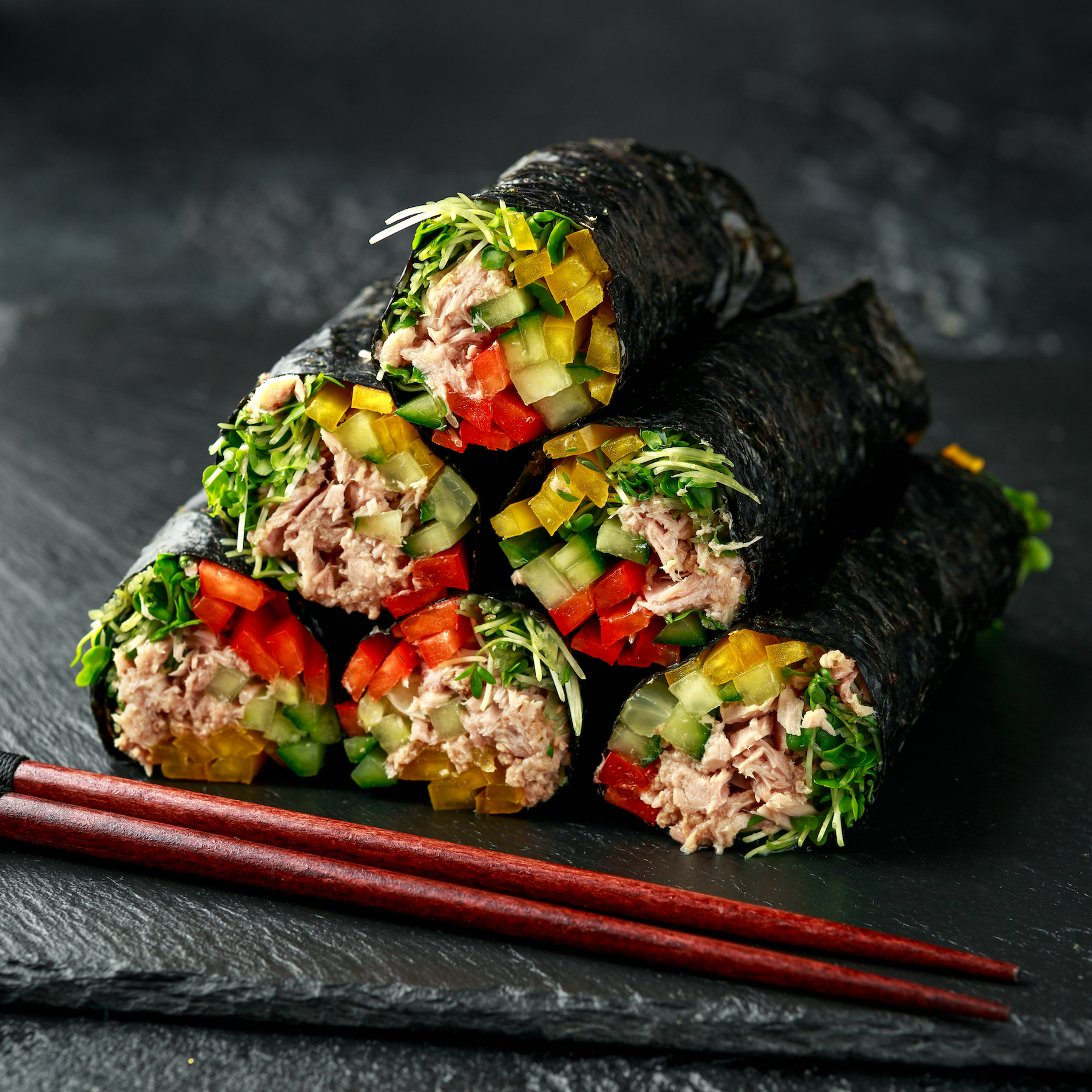 Tuna sushi nori rolls
